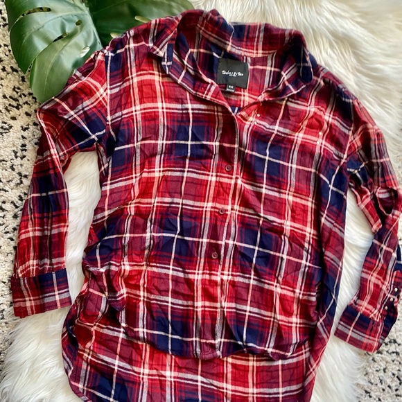 Twelve o Two Plaid Top - Picture 4 of 4